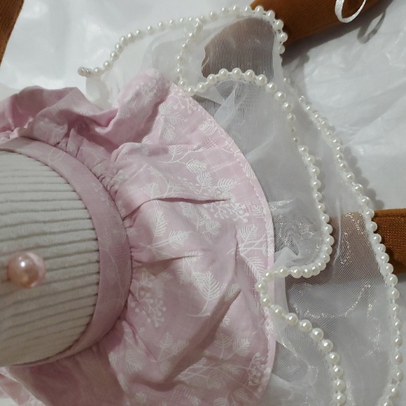 Pretty‎ brown skin Ballerina doll in pink white chiffon pearl trim dress - Picture 13 of 14